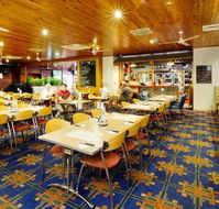 Coutts Commercial Tavern - Perth Resorts