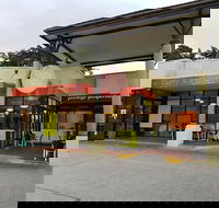 Curry  Pizza - Perth Resorts