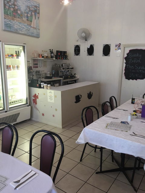 Commercial Hotel - Accommodation Perth 5