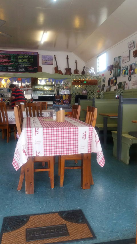 Jacaranda Coffee Lounge - Perth Resorts 6