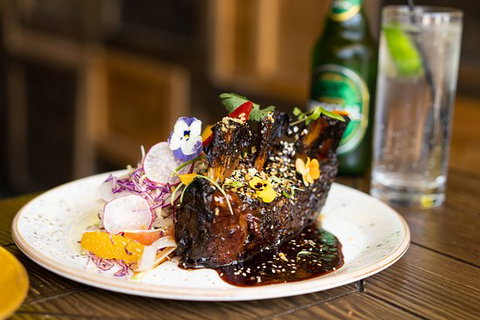 QT Kitchen - Perth Resorts 0