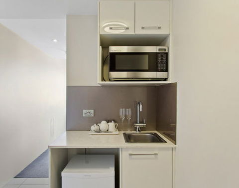 CBD Executive Apartments - Perth Resorts 5