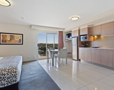 CBD Executive Apartments - Perth Resorts 8