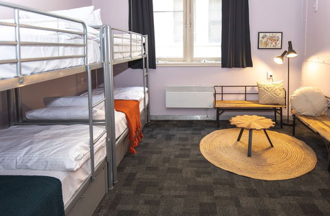 United Backpackers - Accommodation Perth 12