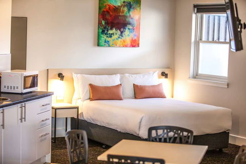 Nightcap At Glengala Hotel - Accommodation Perth 6