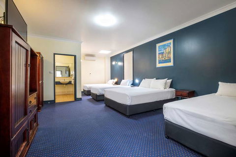 Atherton Hotel - Perth Resorts 7