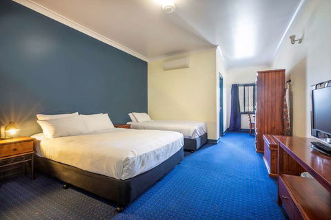 Atherton Hotel - Perth Resorts 8