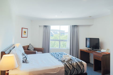 Seasons Darling Harbour - Accommodation Perth 13