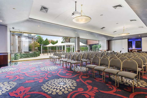 Quality Inn Taylors Lakes Motel - Perth Resorts 12