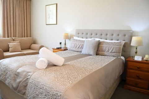 Cotswold Gardens - Accommodation Perth 3