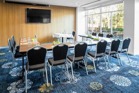 Hotel Urban St Leonards - Accommodation Perth 8