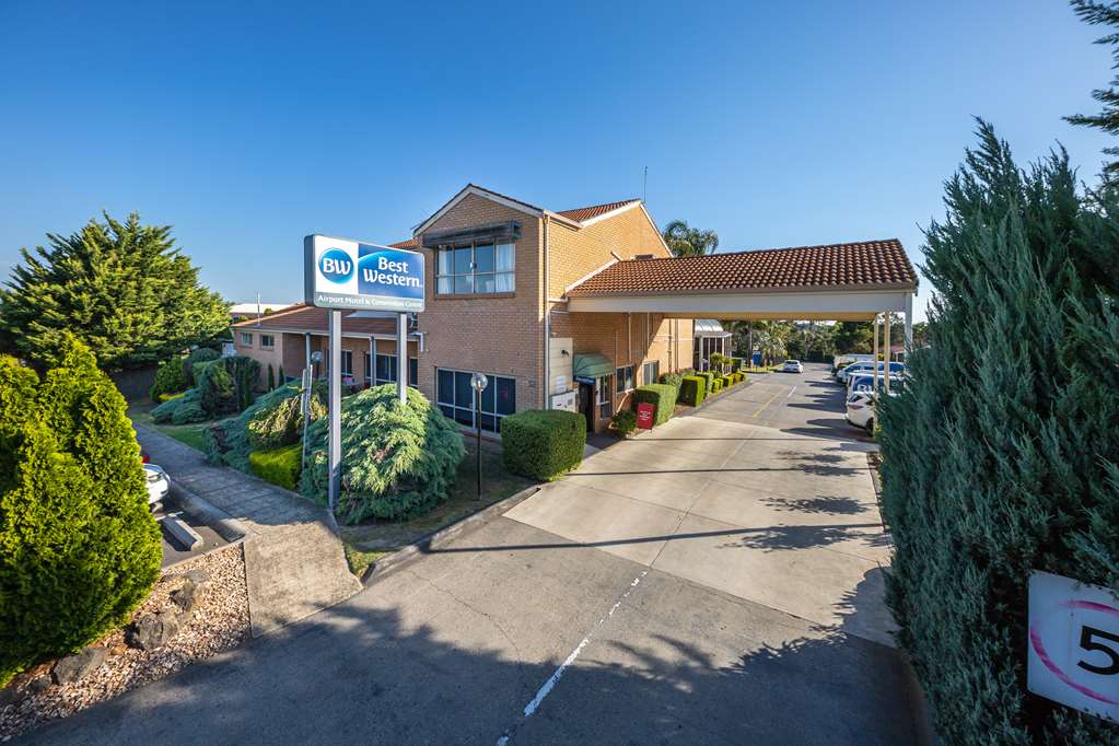 Attwood VIC Perth Resorts