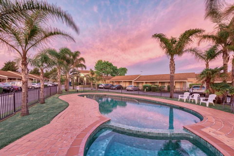 Best Western Airport Motel & Conv Ctr - Accommodation Perth 4