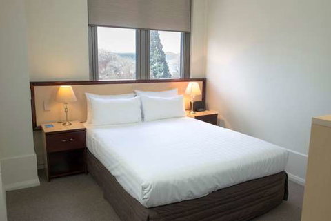 Mantra One Sandy Bay Road - Accommodation Perth 8