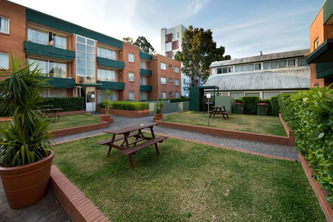 APX Apartments Parramatta - Perth Resorts 3