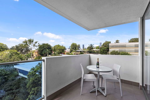 Quest Kelvin Grove - Accommodation Perth 2