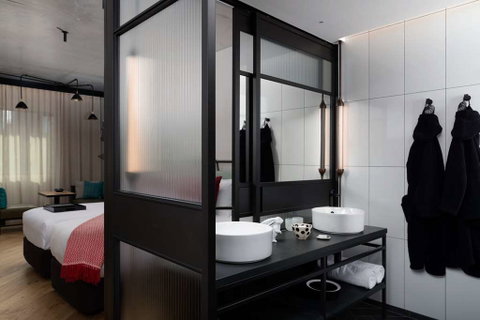 QT Melbourne - Accommodation Perth 6