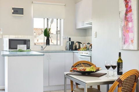 Birches Serviced Apartments - Accommodation Perth 12