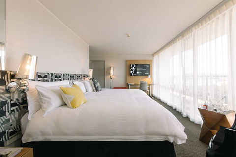 QT Canberra - Perth Resorts 6