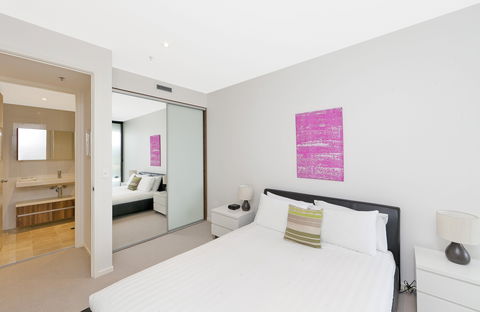 Astra Canberra Manhattan - Perth Resorts 4