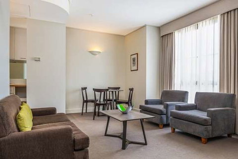 Mantra on Jolimont - Accommodation Perth 4