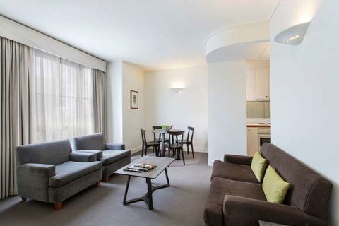 Mantra on Jolimont - Accommodation Perth 7