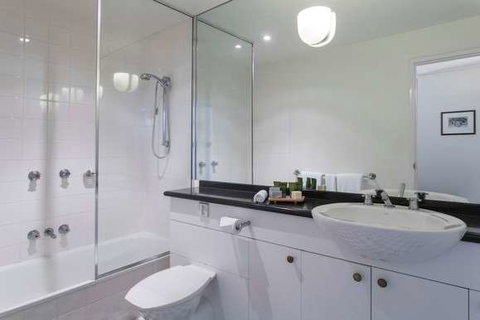 Mantra on Jolimont - Accommodation Perth 8