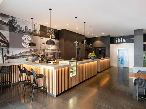 Hotel Ibis World Square - Accommodation Perth 0