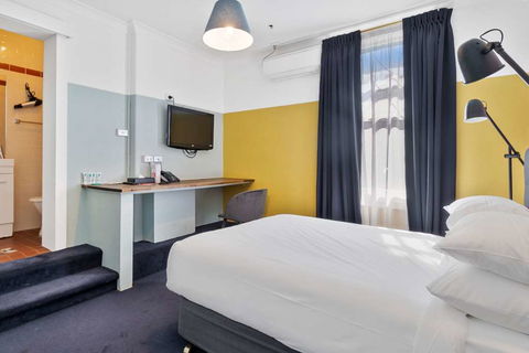 Hotel Harry, an Ascend Hotel - Accommodation Perth 5