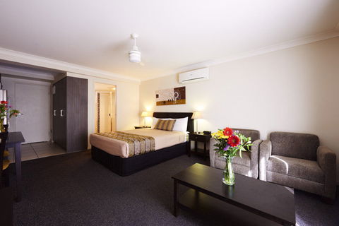 Blackwater Central Motel - Accommodation Perth 3