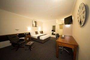 Emerald Maraboon Motor Inn - Accommodation Perth 10