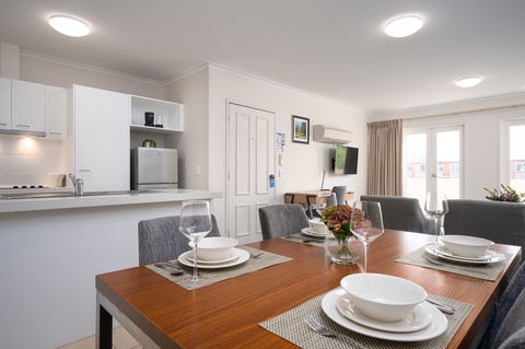 Aligned Corporate Residences Kew - Perth Resorts 9