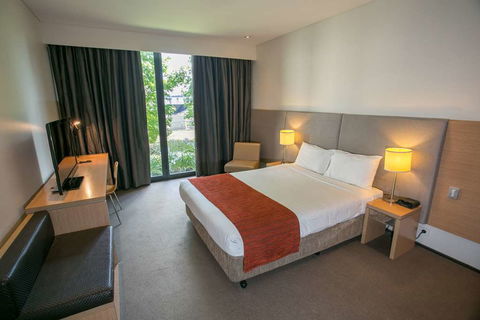 Alpha Hotel Eastern Creek - Perth Resorts 2