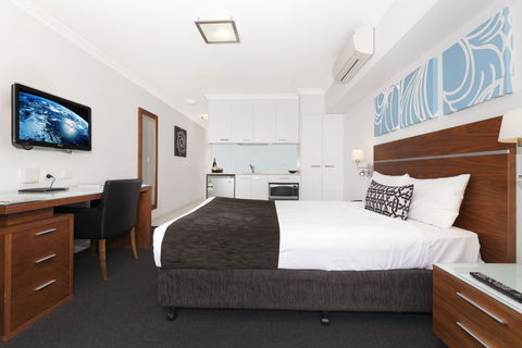 Chino Hotel - Accommodation Perth 2