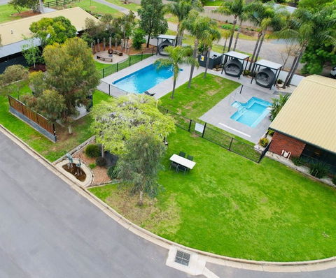 Federation Motor Inn - Perth Resorts 0