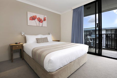 Assured Waterside Apartments - Perth Resorts 1