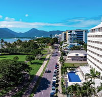 Holiday Inn Cairns Harbourside - Accommodation Perth