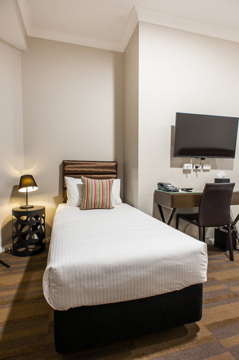 57 Hotel - Accommodation Perth 1