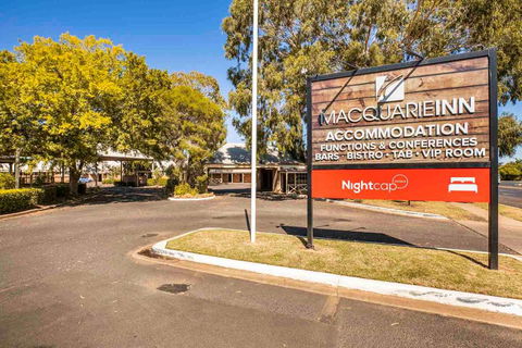 Macquarie Inn - Accommodation Perth 0