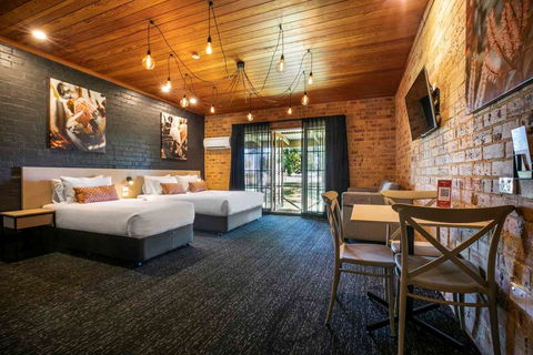 Macquarie Inn - Accommodation Perth 1
