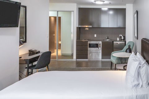 Holiday Inn & Stes Sydney Bondi Junction - Accommodation Perth 2