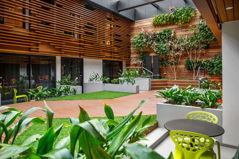 Jasper Hotel - Accommodation Perth 1