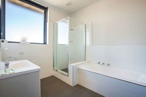 Nightcap At St Albans Hotel - Accommodation Perth 2