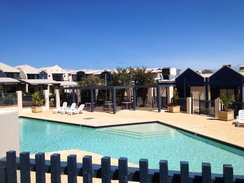 Margarets Beach Resort - Perth Resorts 2
