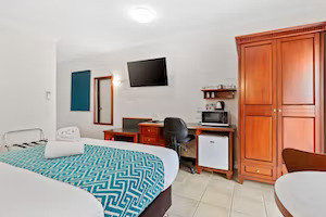 The Coffee House Apartments & Bistro - Accommodation Perth 2