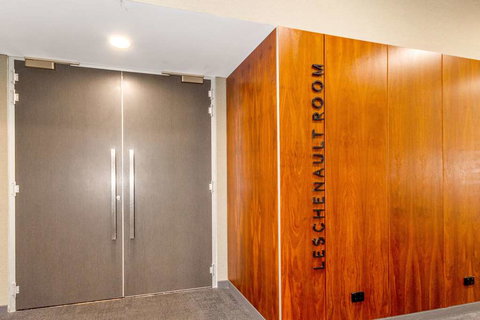 Quality Hotel Lighthouse - Perth Resorts 11