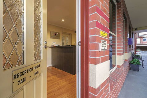 Lake Inn Ballarat - Accommodation Perth 2