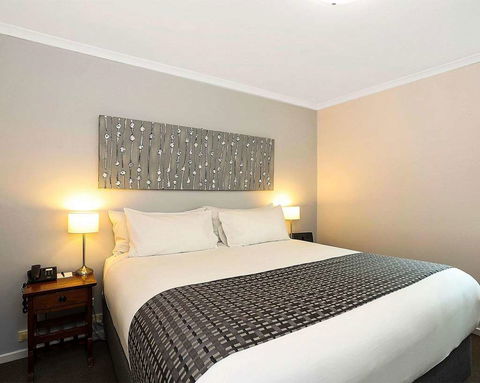 Quality Inn & Suites Menzies - Perth Resorts 4