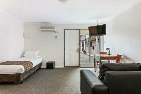 Quality Inn & Suites Menzies - Perth Resorts 14
