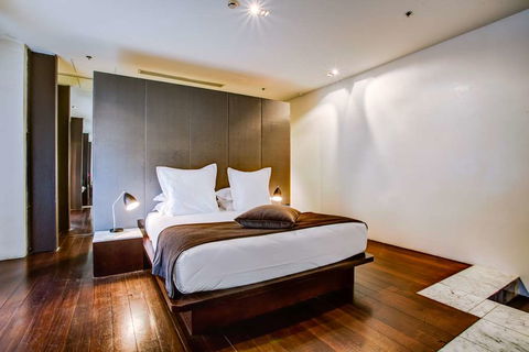 Establishment Hotel - Accommodation Perth 13